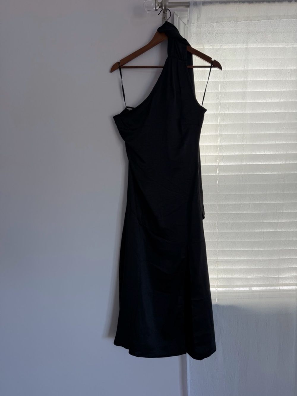 Lulus Reglan Black Satin One-shoulder Sash Midi Dress - NWT